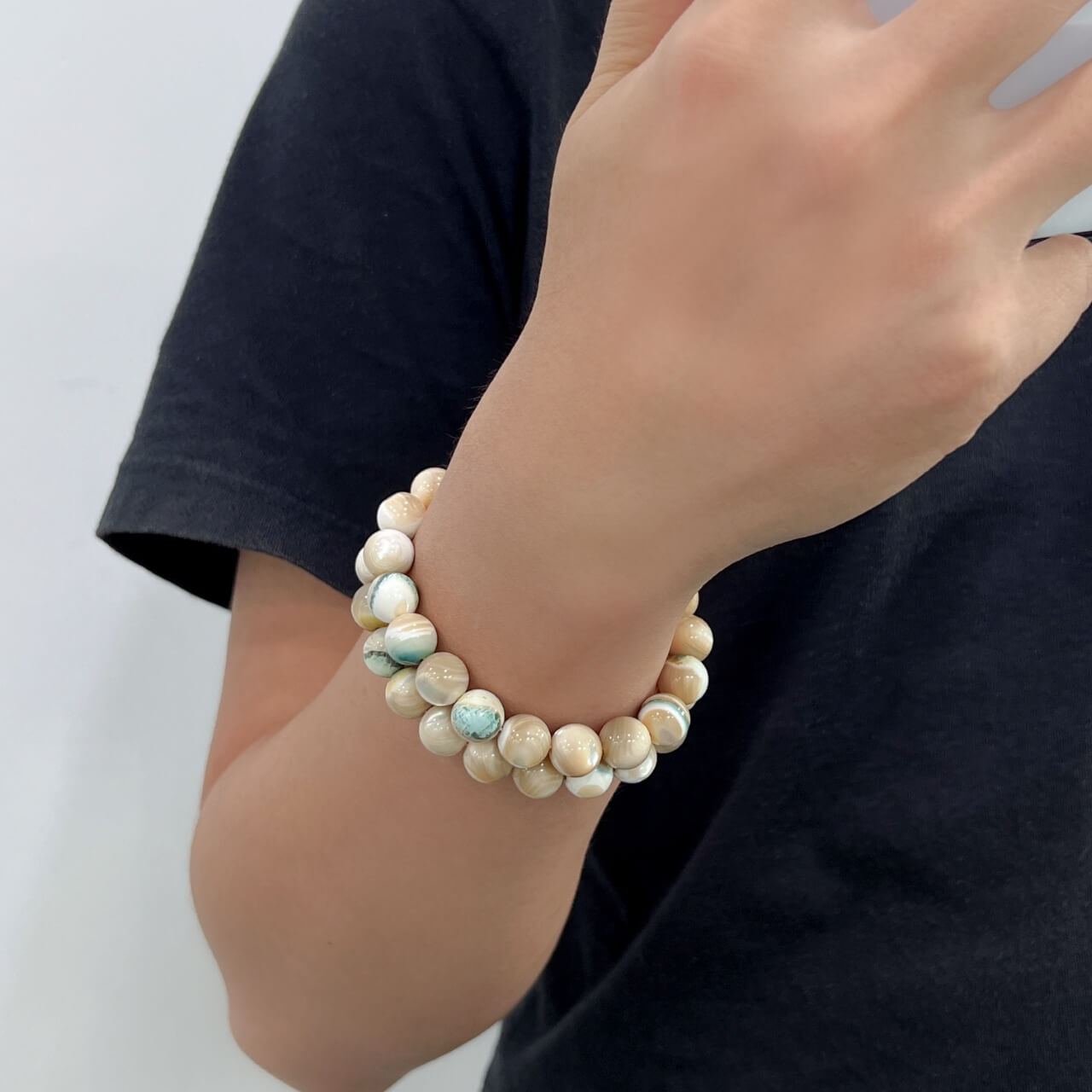 Natural Night-Glow Shell Peacock Feather Bracelet 10.5mm