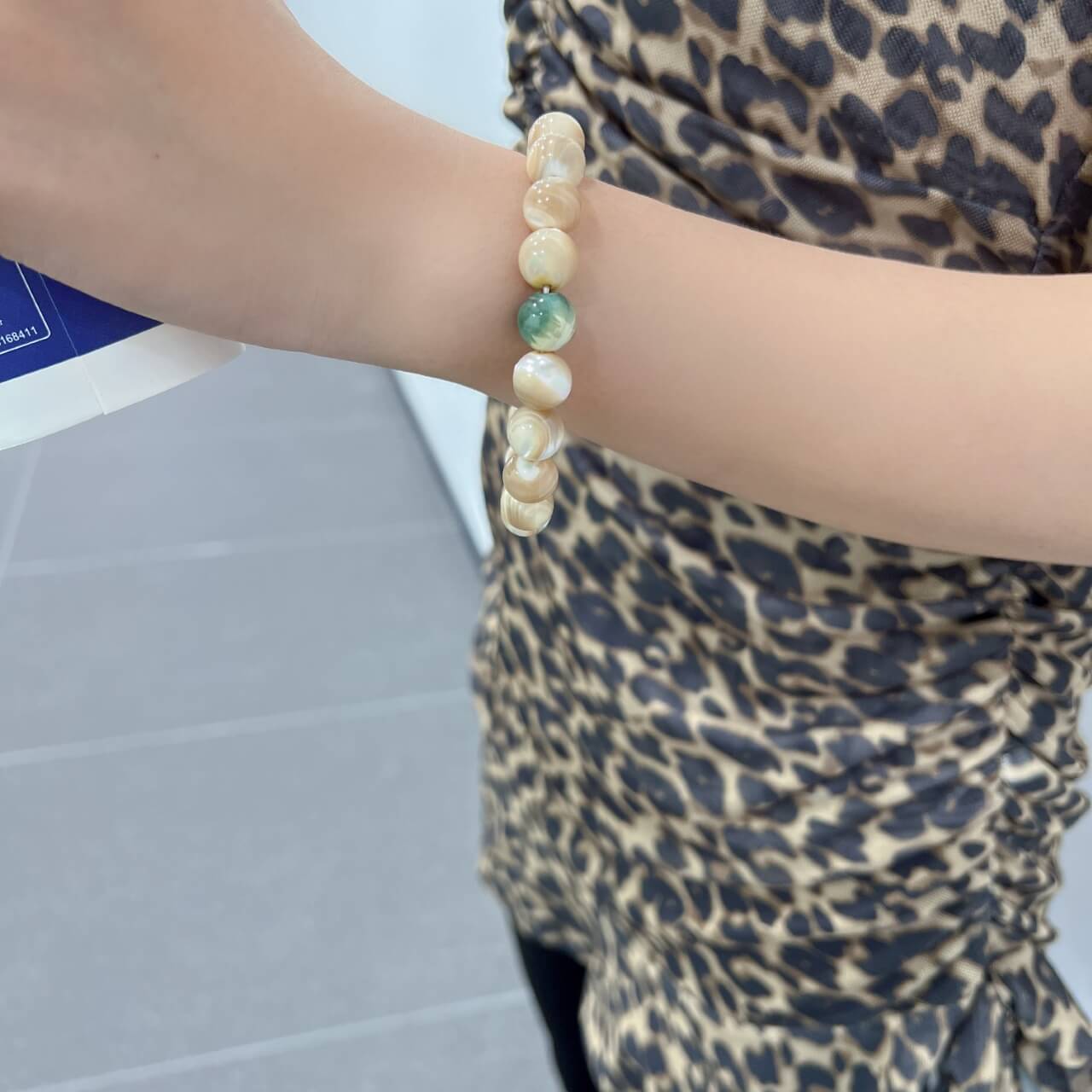 Natural Night-Glow Shell Peacock Feather Bracelet 10.5mm