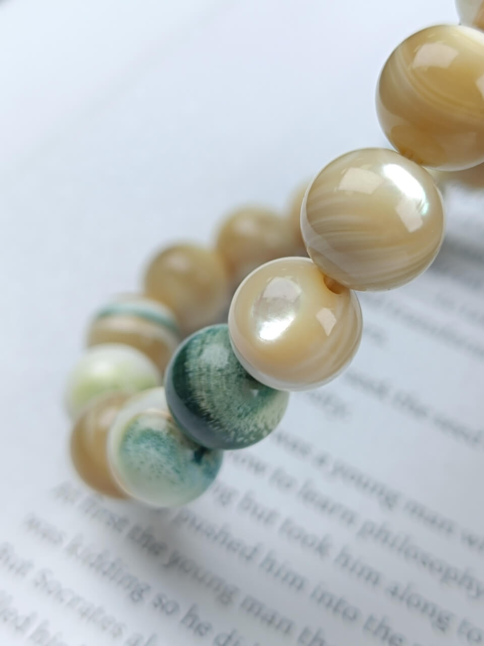Natural Night-Glow Shell Peacock Feather Bracelet 10.5mm
