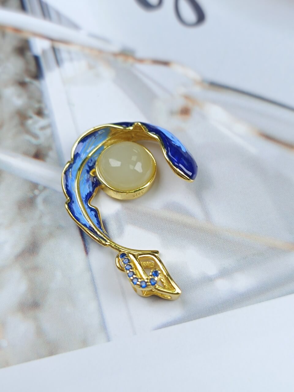 Sterling Silver 925 with Hetian Jade (8x8) Round Domed Feather Enamel Pendant (Thick Gold)