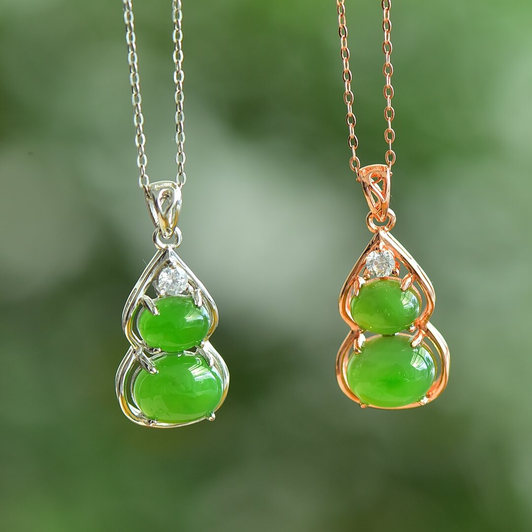 Sterling Silver Pendant with Hotan Jade Egg-Shaped Pendant
